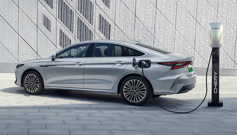 Chery Arrizo 8 enchufable