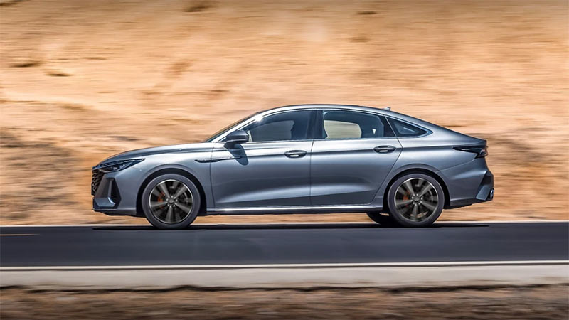 Lateral Chery Arrizo 8