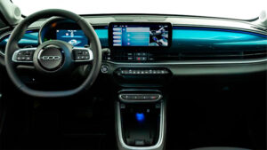 Interior Fiat 600 hibrido