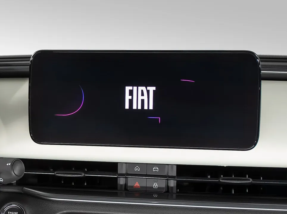 Central multimedia Fiat 600 Hybrid