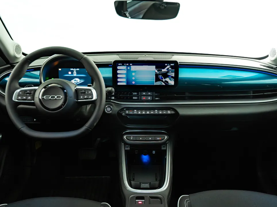 Interior Fiat 600 Hybrid