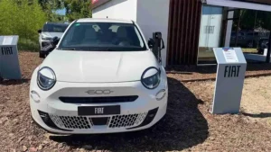 Vista delantera Fiat 600 Hybrid