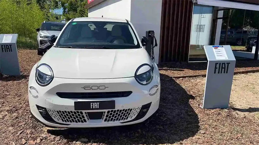 Vista delantera Fiat 600 Hybrid