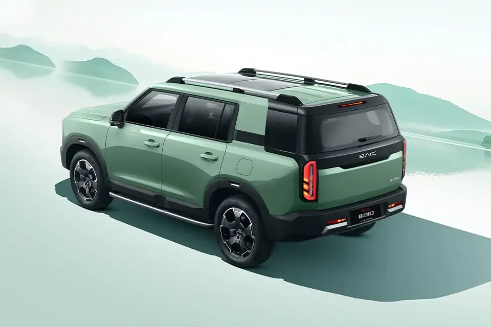 Parte trasera BAIC BJ30 hibrida