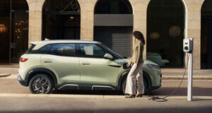 BYD ATTO 2 cargando baterias