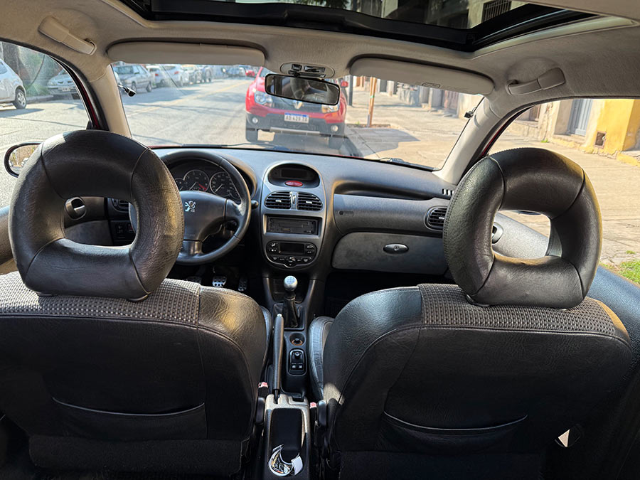 Interior Peugeot 206 GTI