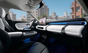 Interior Dongfeng Box con iluminacion ambiental celeste