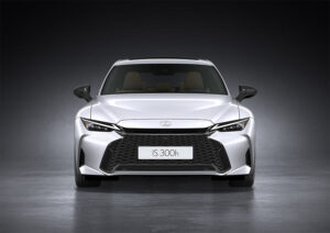 Trompa Lexus IS 2026