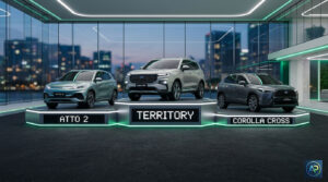 Podio de los autos hibridos mas vendidos en mayo 2026 en Argentina con el Ford Territory, BYD Atto 2 y Toyota Corolla Cross en un salon de exposicion moderno.