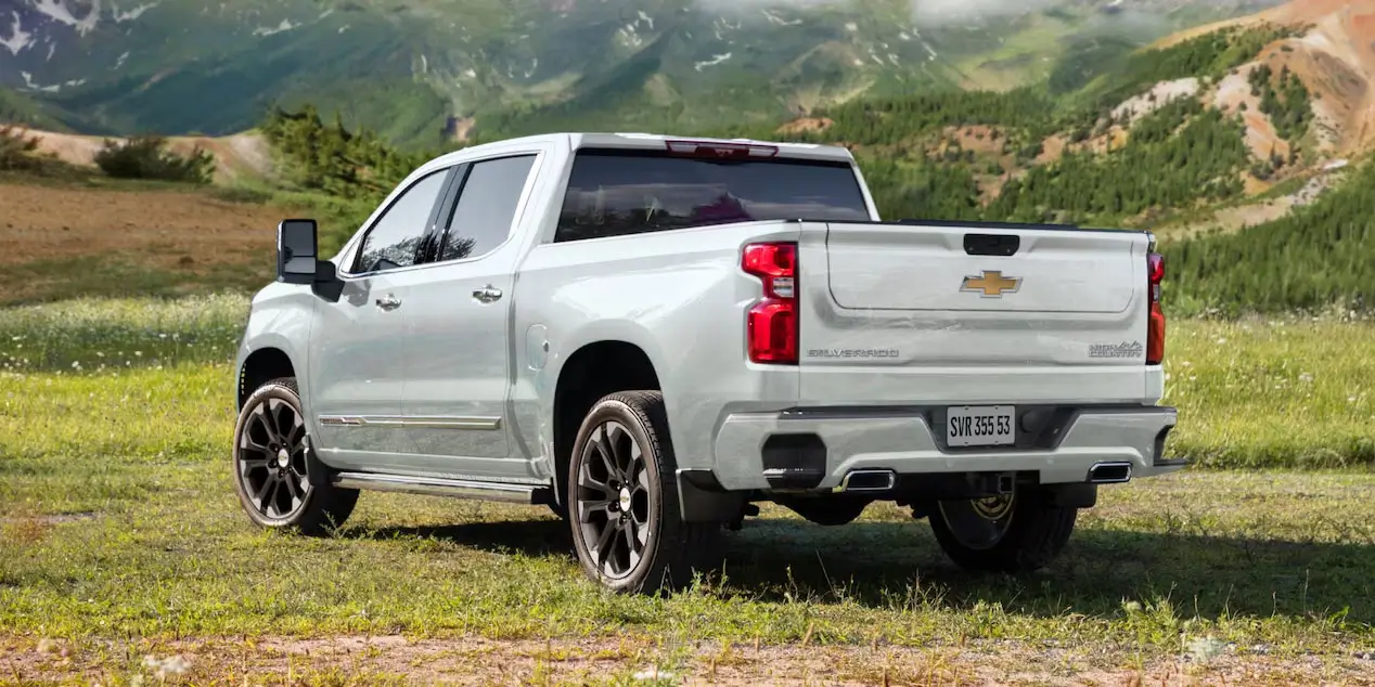 Lateral Chevrolet Silveado 2026 para Argentina