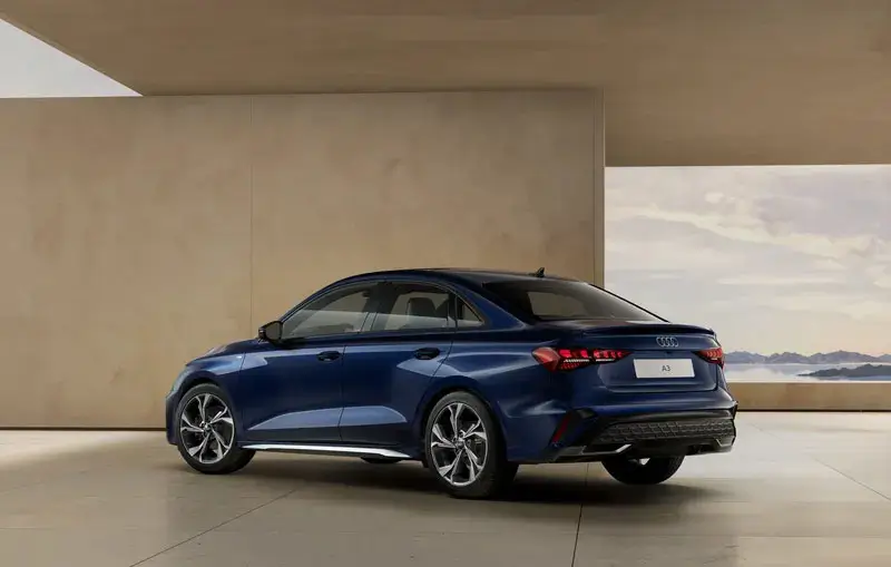 Vista lateral trasera Audi A3 40 TFSi S-Line 2026 Sedan