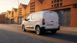 Vista lateral trasera Citroën Berlingo Van 