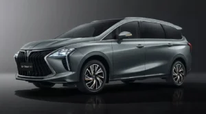 Frente del nuevo monovolumen Forthing U-Tour Hybrid de 7 asientos.