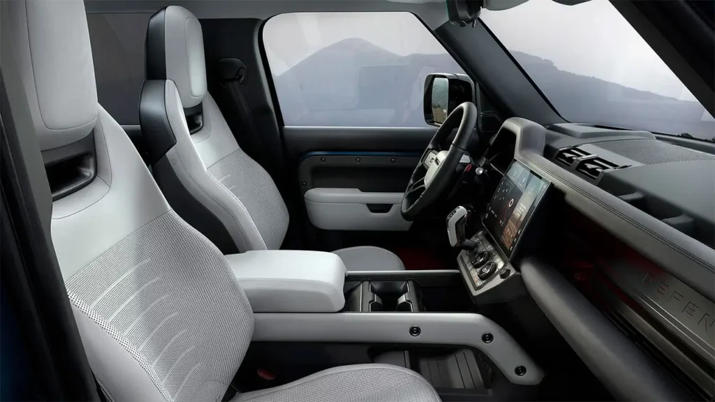 Asientos deportivos Body and Soul (BASS) de la nueva SUV Land Rover Defender V8 OCTA 2026