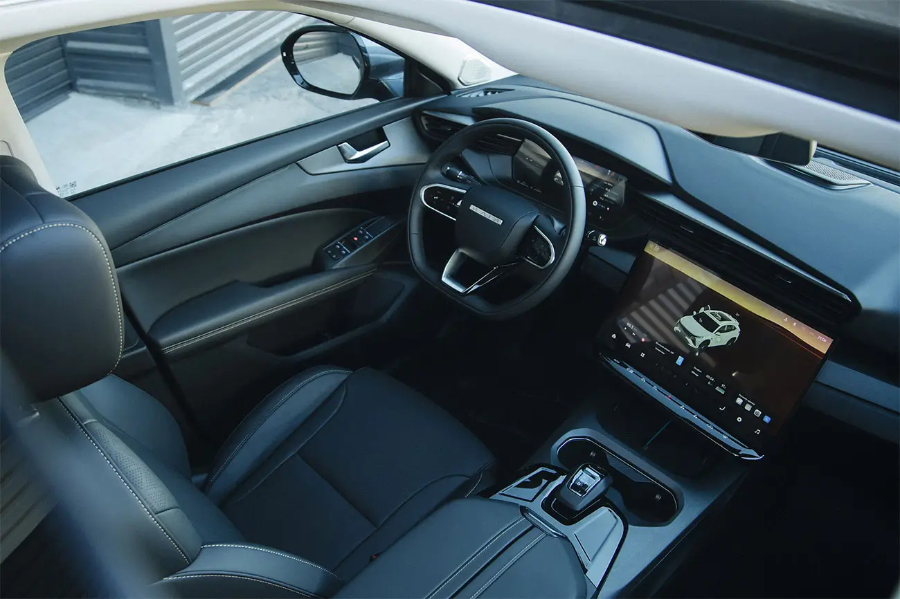 Interior Kaiyi X7 hibrida enchufable de 7 asientos