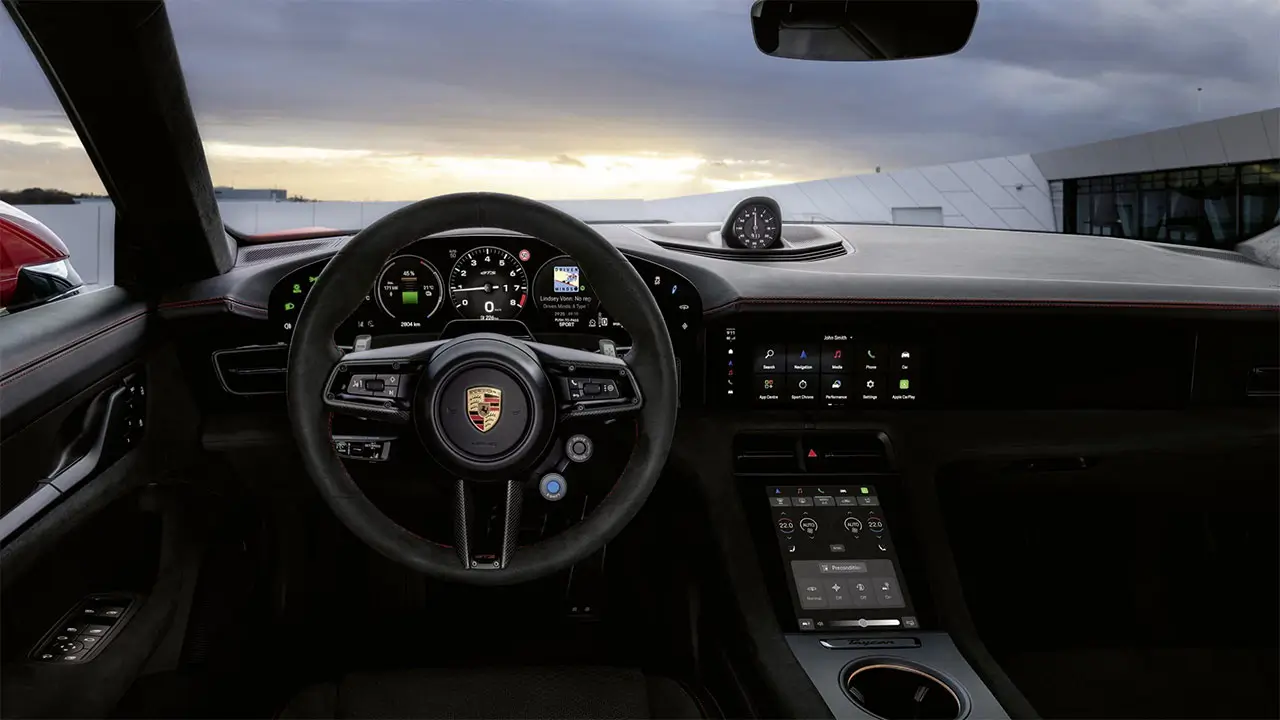 Interior tecnologico Porche Taycan e-Shift