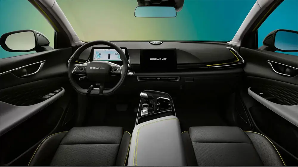 Interior SUV compacto BAIC X55 Hibrido 2026