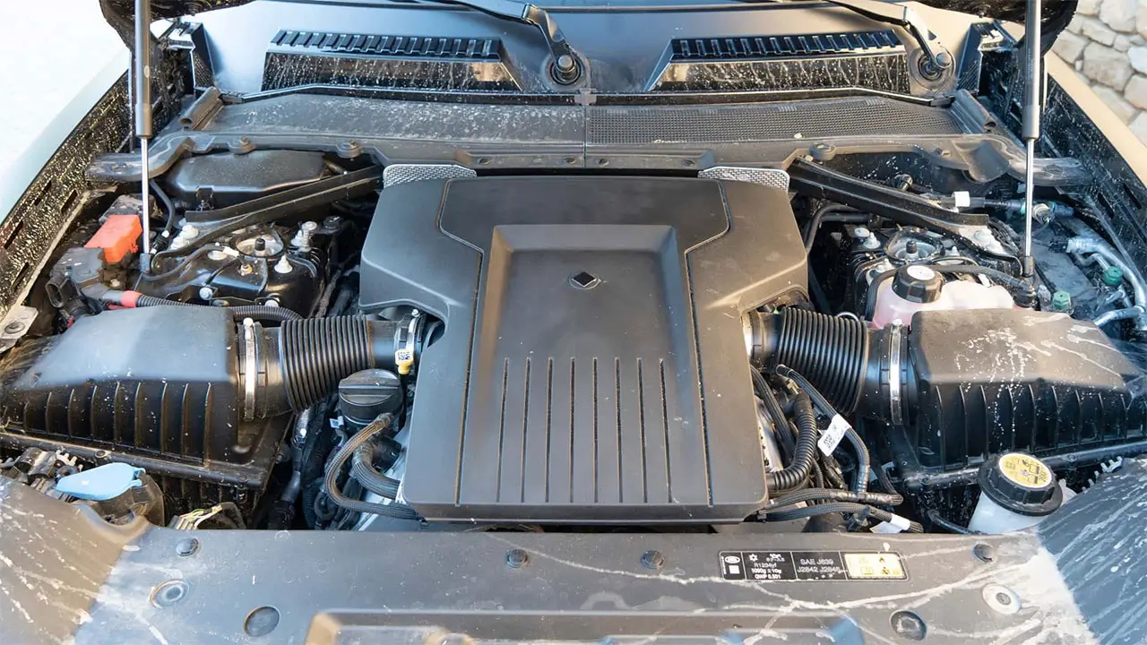 Motror Land Rover Defender V8 OCTA
