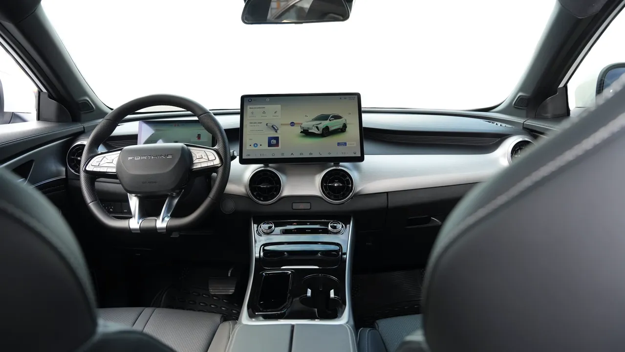 Interior Forthing Friday REEV