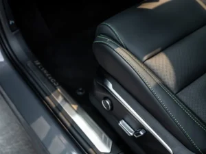 Butaca con regulacion eléctrica del Lynk & Co 06