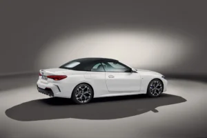 BMW M440i Cabrio con capota