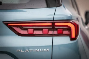 Emblema platinum y luces traseras led Ford Territory platinum