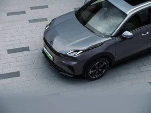 Faros frontales led Lynk & Co 06