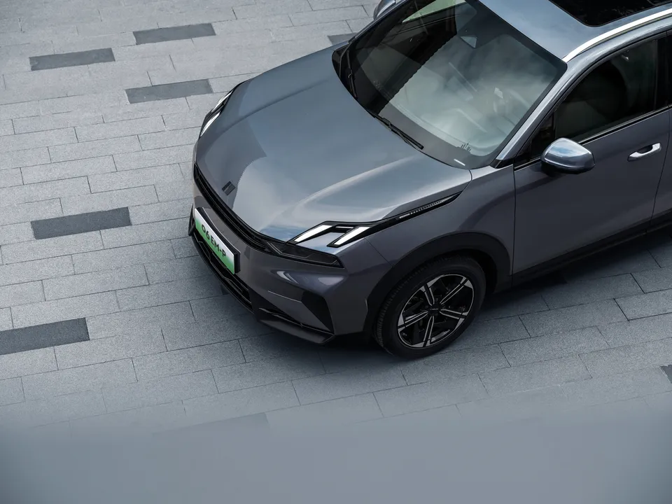 Faros frontales led Lynk & Co 06