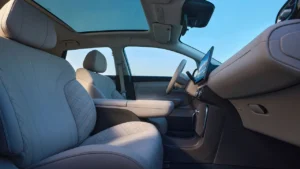 Interior GAC Aion UT eléctrico