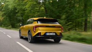Vista trasera Kia K4 Hach Turbo 