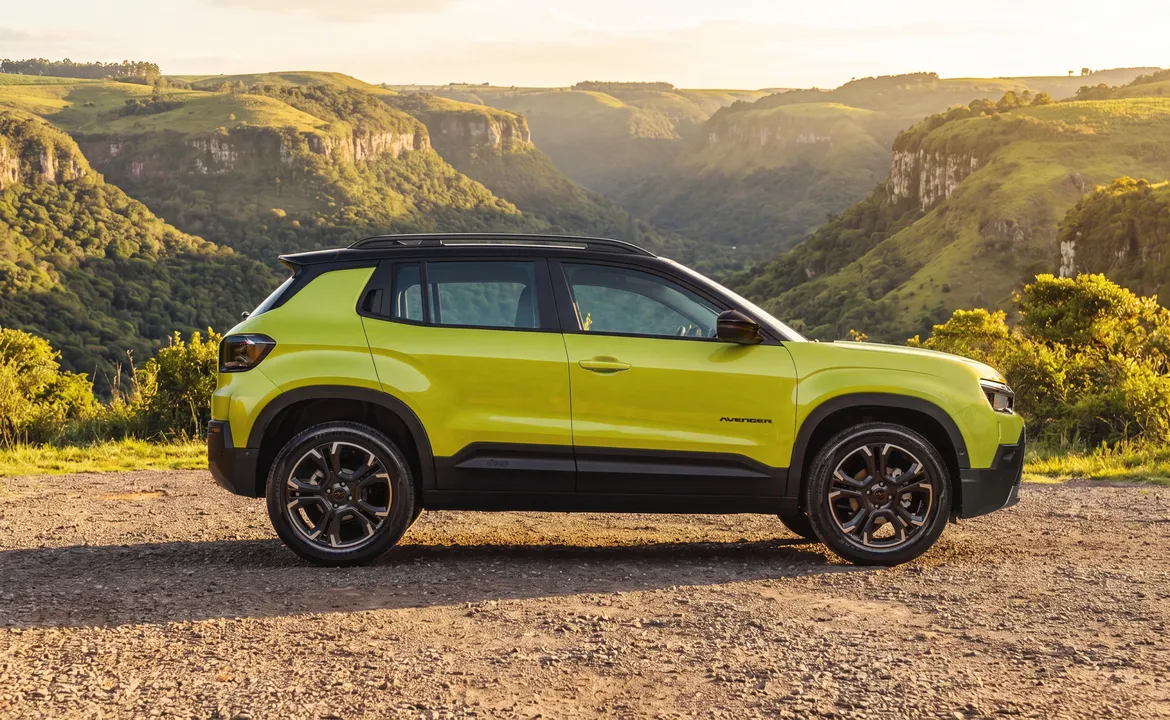 Vista lateral Jeep Avenger 2026