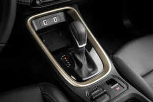 Palanca de cambios y puertos USB Jeep Avenger