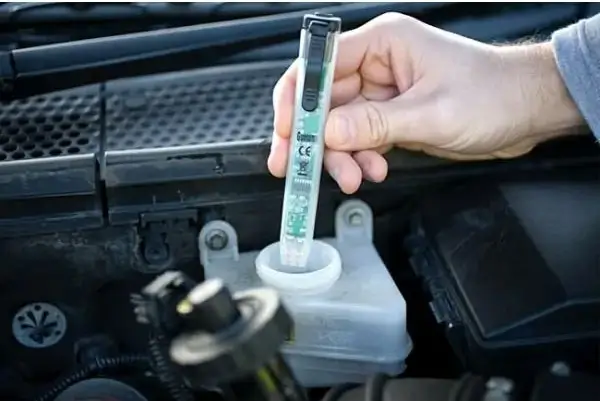purga-circuito-hidraulico-cambio-liquido-de-frenos-taller