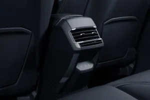 Salidas de aire traseras Lynk & Co 01