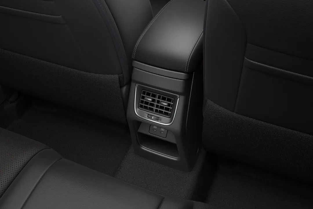 Salida de aire trasera Suzuki Across Hybrid 2026