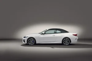 BMW M440i Cabrio con techo colocado