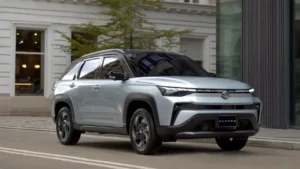 Vista Lateral Suzuki Across Hybrid 2026