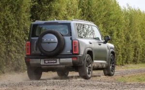 Portón trasero del Haval H7 con auxilio de tamaño completo colgado exteriormente