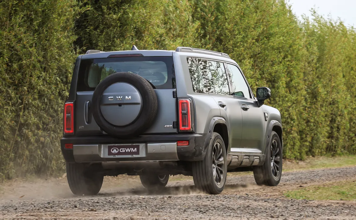 Portón trasero del Haval H7 con auxilio de tamaño completo colgado exteriormente