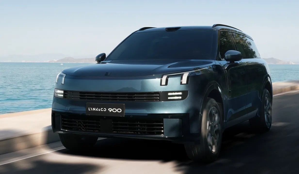 Lynk & Co 900