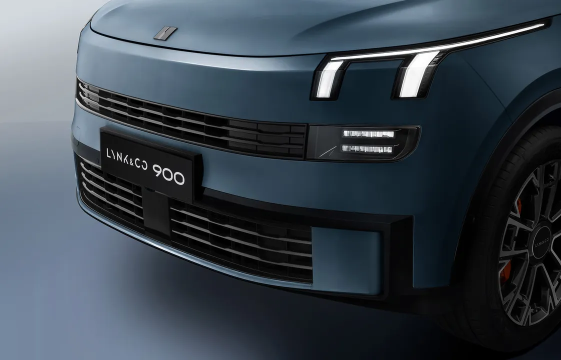 Luces led Lynk & Co 900