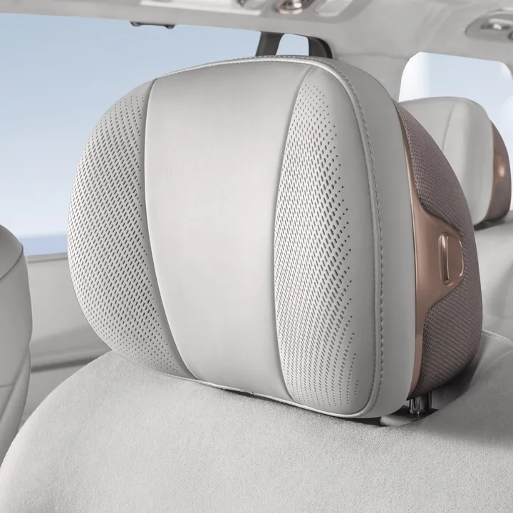Parlantes en apoyacabezas Lynk & Co 900