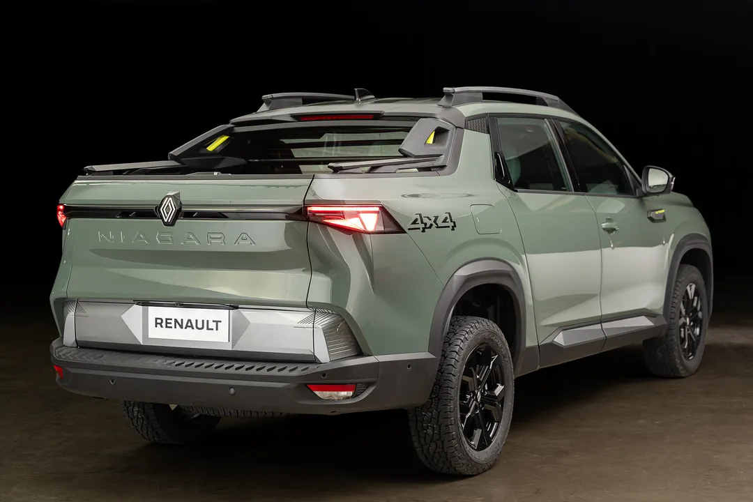 Vista trasera 45 grados de la Renault Niagara