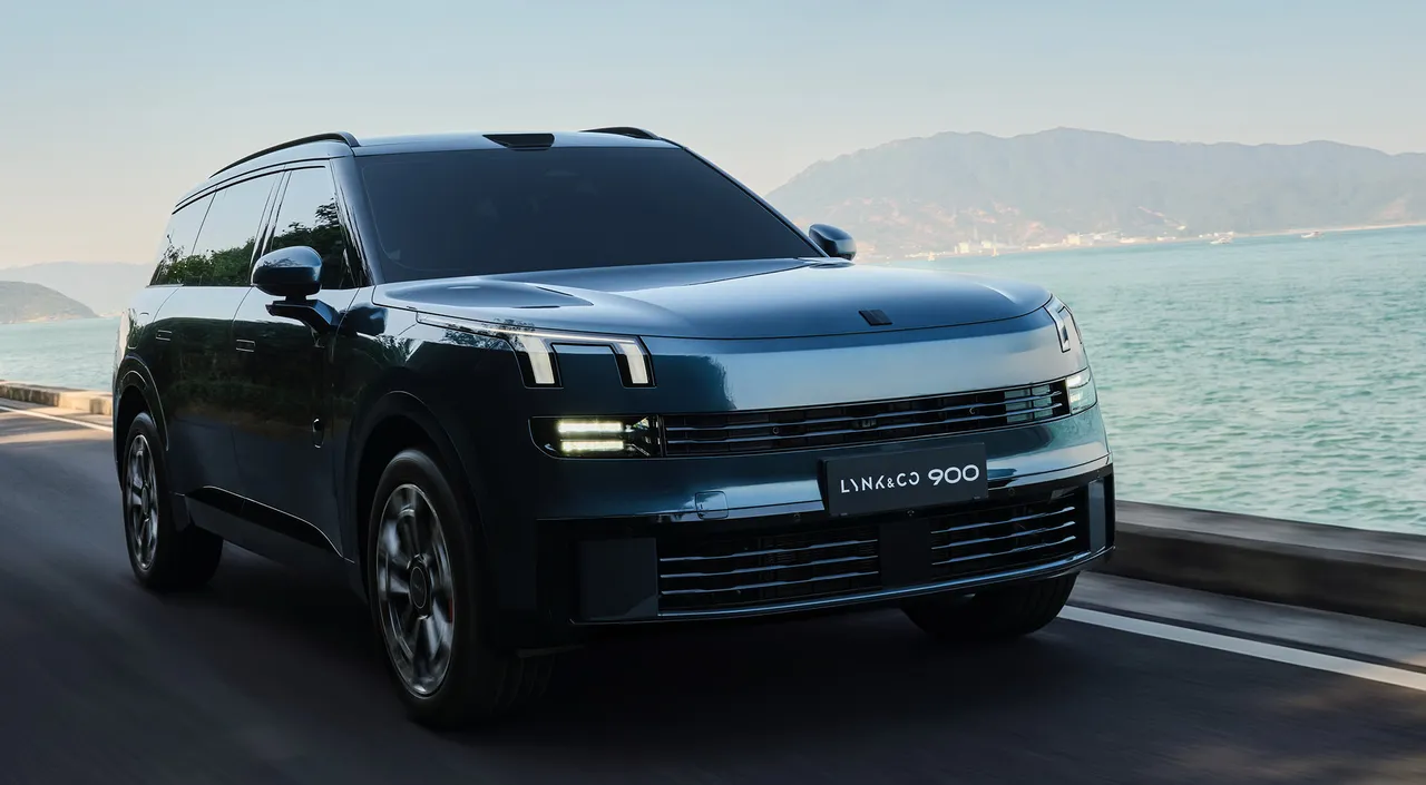 Lynk & Co 900