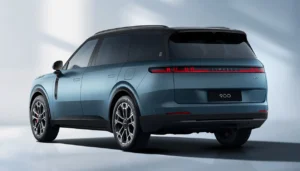 Lynk & Co 900